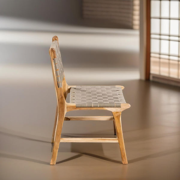 Classic Teakwood 4 Seater Round Dining Table Set With Leather Chairs