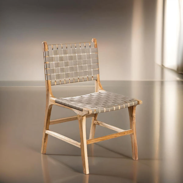 Classic Teakwood 4 Seater Round Dining Table Set With Leather Chairs