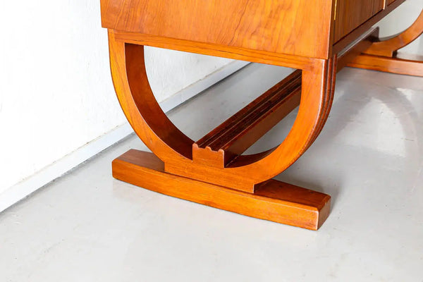 Traditional & Luxurious Teakwood Sideboard