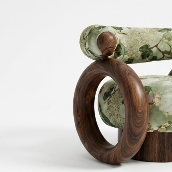 Itaugua Solid Wood & VelvetAccent Chair