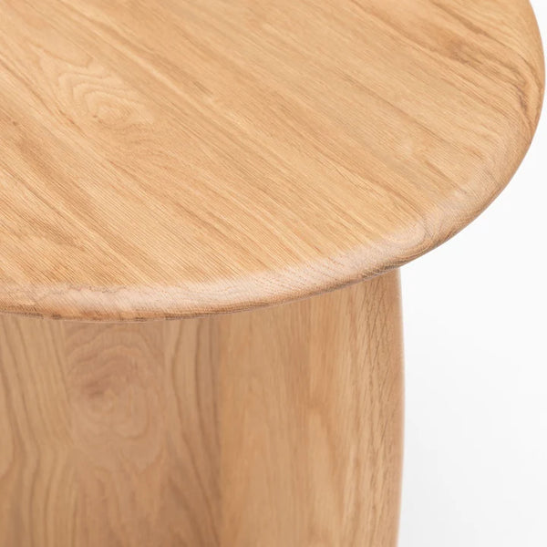 Weipa Oak Wood Round End Table
